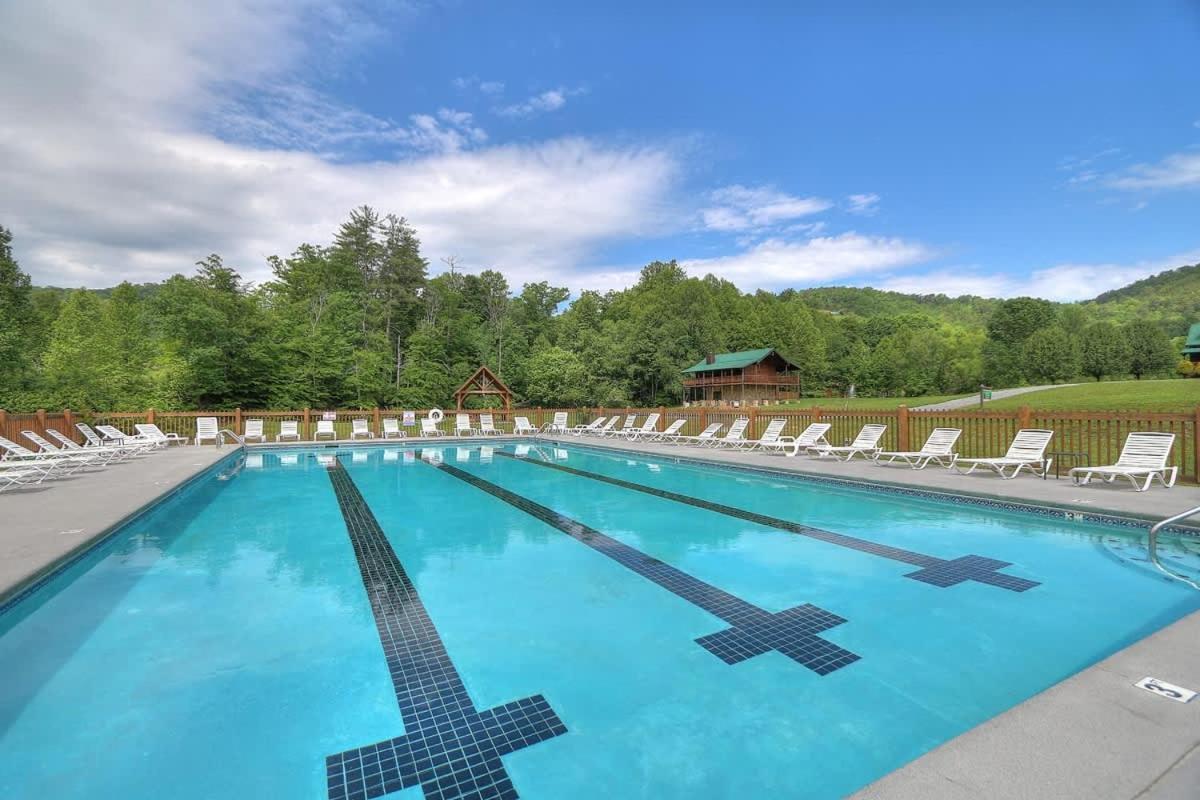 Beautiful View! Log Cabin,Fireplace,Hot Tub,Arcade,Pool,Fishing Севьервилл Экстерьер фото