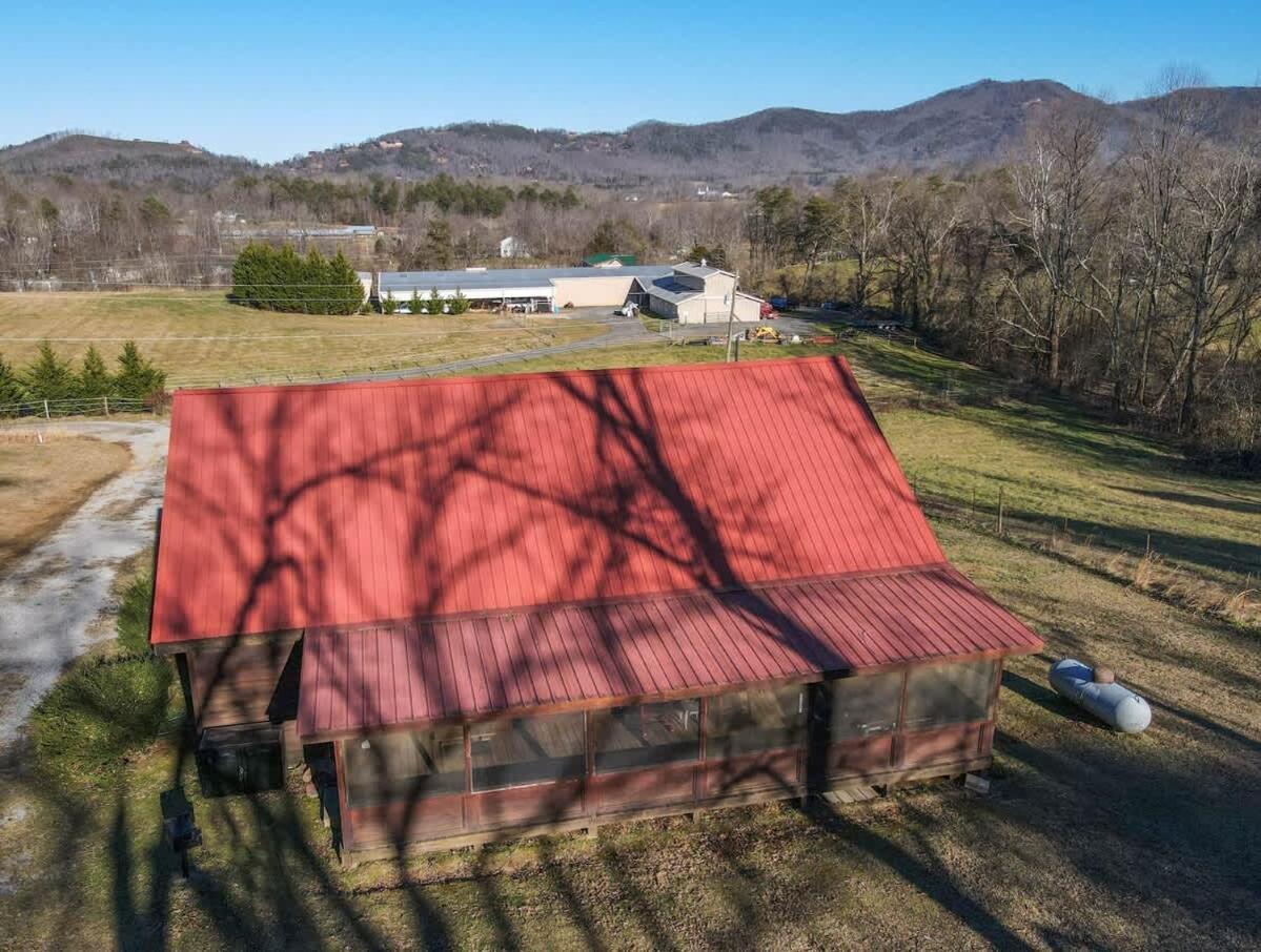 Beautiful View! Log Cabin,Fireplace,Hot Tub,Arcade,Pool,Fishing Севьервилл Экстерьер фото